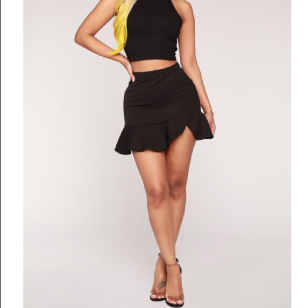 Ruffle Hem black Skirt L